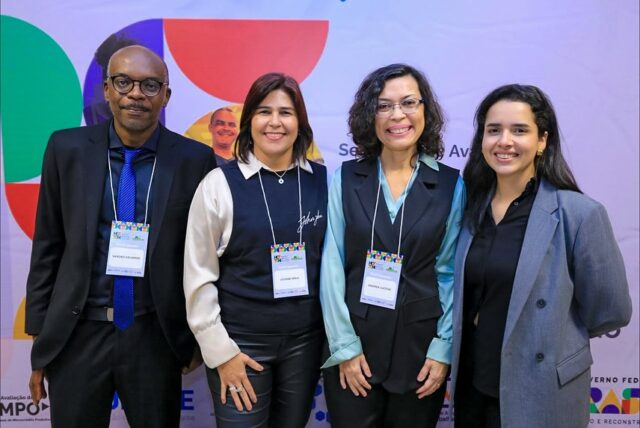 Que honra para a Allysis colaborar com a assessoria de comunicação de um evento que integra uma iniciativa tão importante para o Brasil – o Programa Nacional do Microcrédito Produtivo Orientado (PNMPO). Momento de muito aprendizado, marcado por discussões valiosas conduzidas por especialistas, pesquisadores, parlamentares e representantes de entidades que trabalham com o microcrédito no Brasil. 💼

Nos dias 4 e 5 de novembro, no auditório da matriz da Caixa Econômica Federal (CEF), em Brasília, a Universidade Federal de Goiás, por meio da Faculdade de Administração, Ciências Contábeis e Ciências Econômicas, em parceria com o Ministério do Trabalho e Emprego (MTE), realizou o Seminário Nacional do Projeto de Avaliação do PNMPO.

O Seminário discutiu as propostas de aprimoramento da política pública para a oferta do microcrédito no Brasil e marca a etapa conclusiva de um amplo processo avaliativo conduzido pela Face/UFG, em todas as regiões do Brasil. 📊

O evento contou com a participação de representantes dos ministérios do Desenvolvimento e Assistência Social, Família e Combate à Fome; do Empreendedorismo, da Microempresa e de Pequeno Porte; além do MTE; Fundação Nacional de Apoio a Pesquisa (Funape), Sebrae, Oscips, bancos privados, entre outros atores fundamentais para a oferta do microcrédito no Brasil.

@mintrabalhoeemprego
@face.ufg
@ufg_oficial
@karinedoprado
@andrea7lucena

Fotos: Karine do Prado e Michel Jesus

#PNMPO #GOVBR #UFG #AllysisInteligênciaEmpresarial